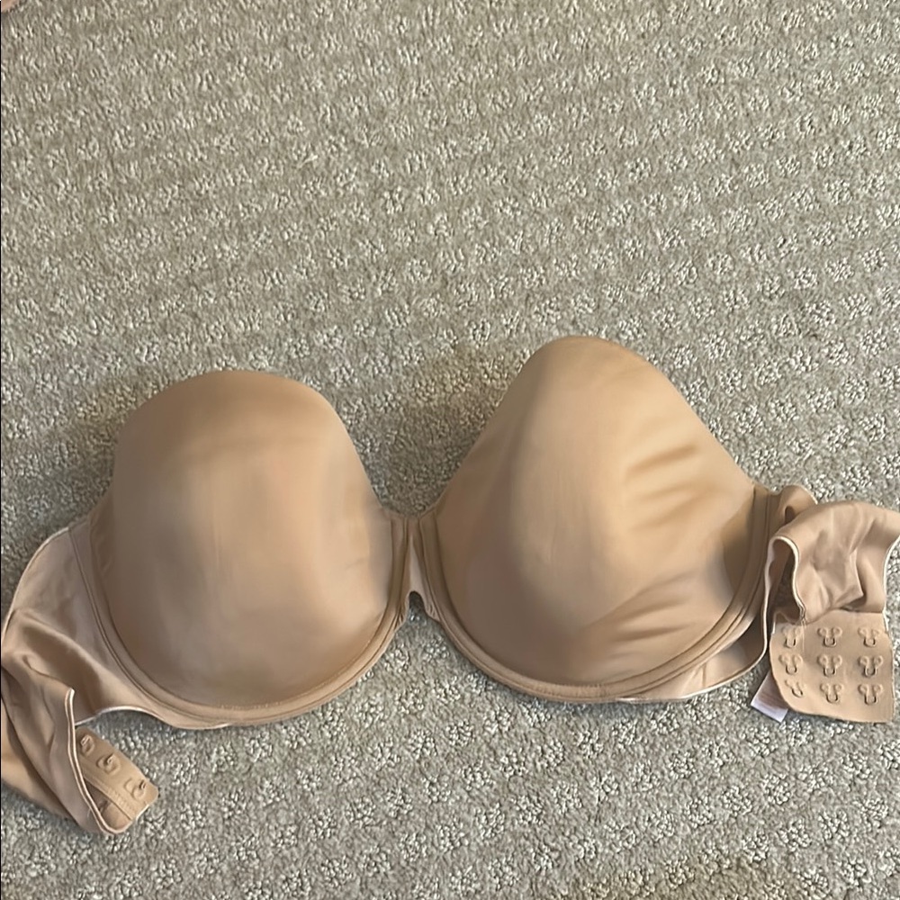 Victoria's Secret Tan Underwire Bra with Seamless Molded Cups